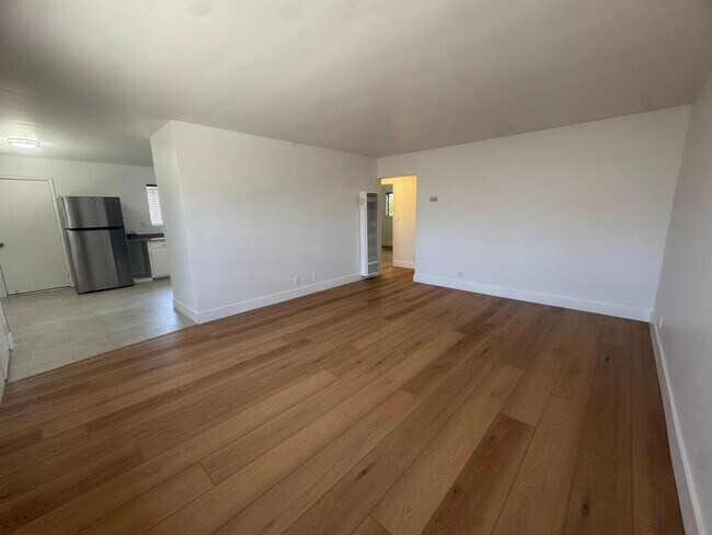 Foto del edificio - 4018 W 142nd St