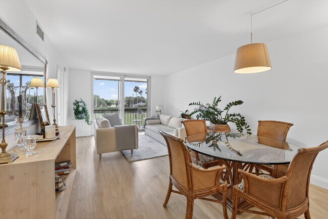 Foto del edificio - 9820 S Hollybrook Lake Dr