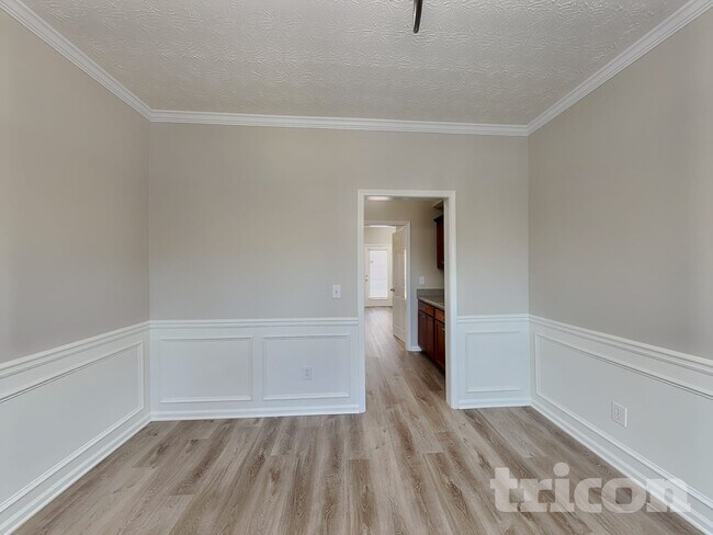 Foto del edificio - 1055 Crown Landing Pkwy