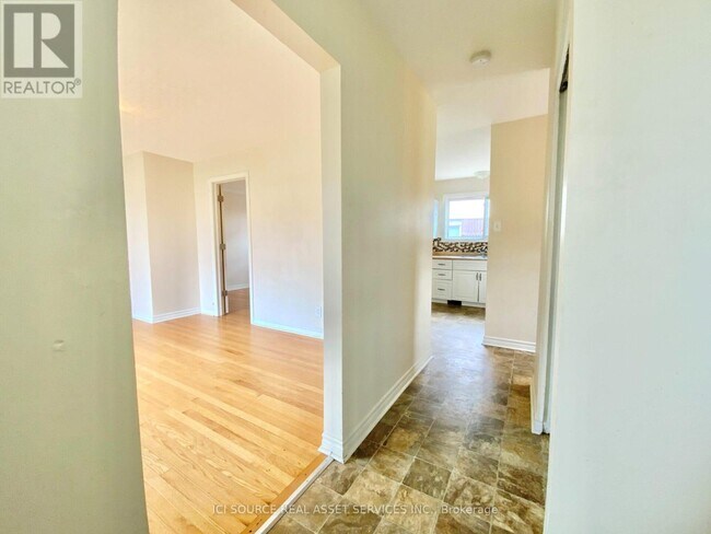 Building Photo - 1393 Claymor Ave