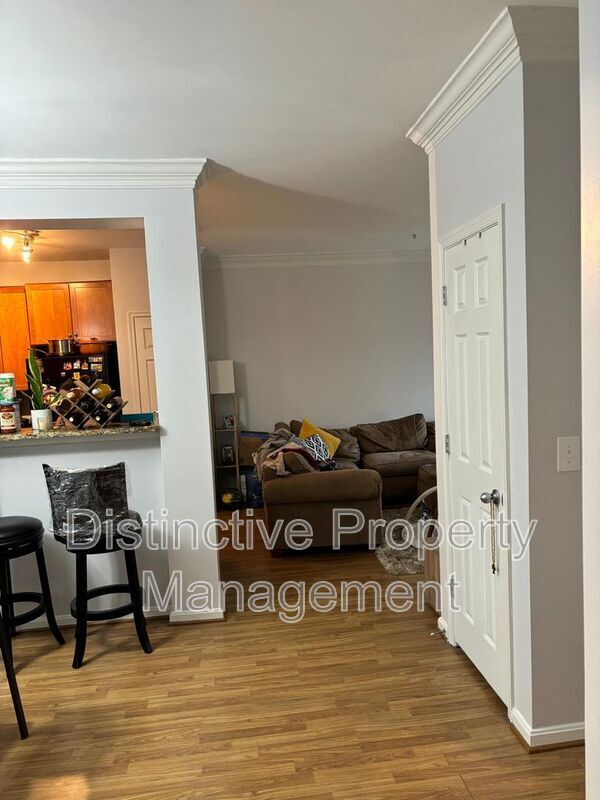 Foto del edificio - 4860 Eisenhower Ave