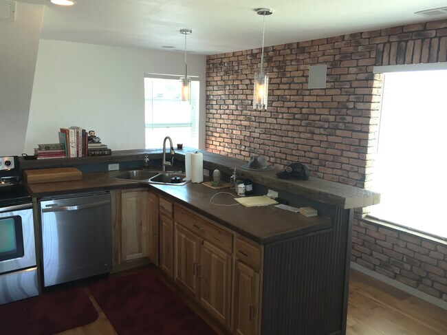 Building Photo - 3168 Foxtail St