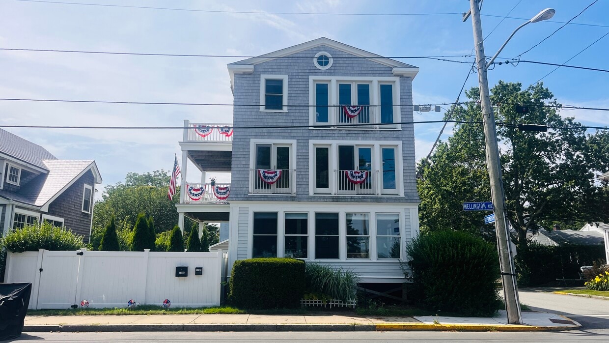 Primary Photo - 115 Wellington Ave