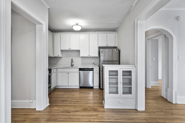 Renovated Kitchen/Dining 2B Floorplan A - Isles East