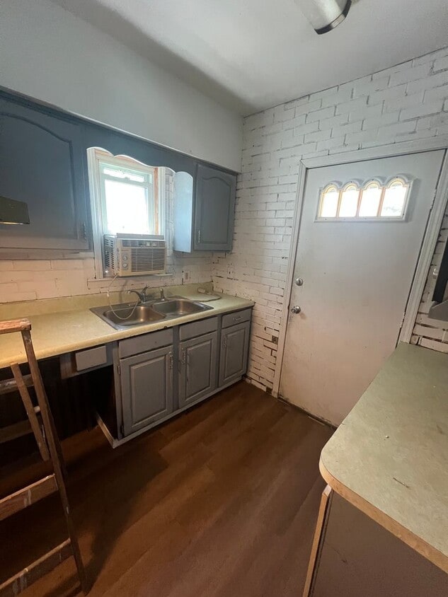 Foto principal - 111 W 7th St