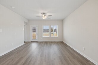Building Photo - 1722 Cayden Oak Ln