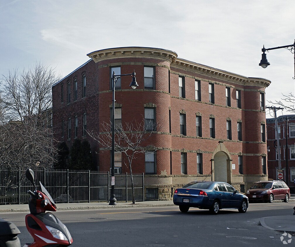 Foto del edificio - 462 Geneva Ave