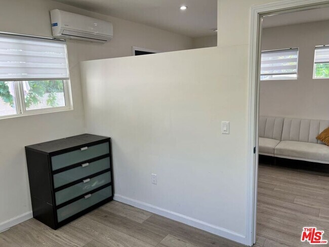 Foto del edificio - 4342 Sepulveda Blvd