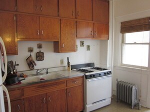 Kitchen - 310 Hunter Ave
