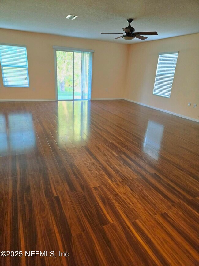 Building Photo - 2333 Sotterley Ln