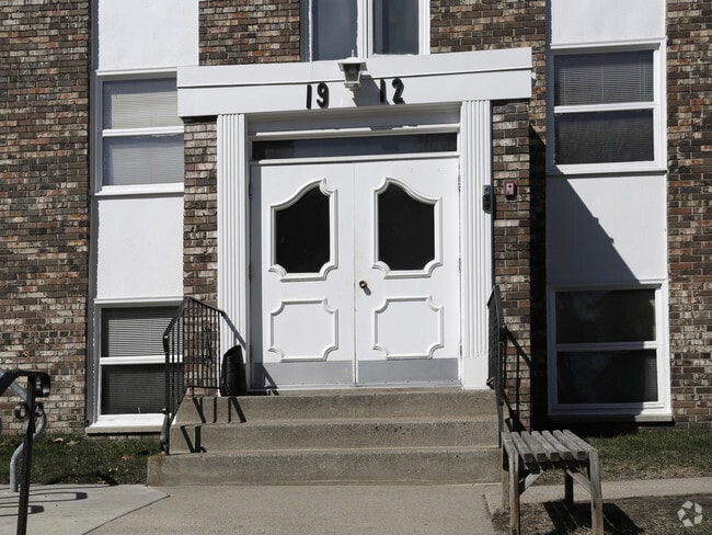 Building Photo - 1912 Stevens Ave