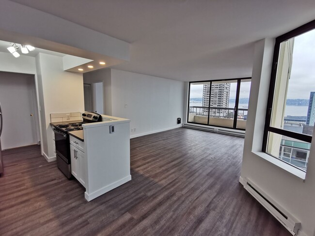 Building Photo - Brand new renovated 1 bedroom, 1 bath cond...