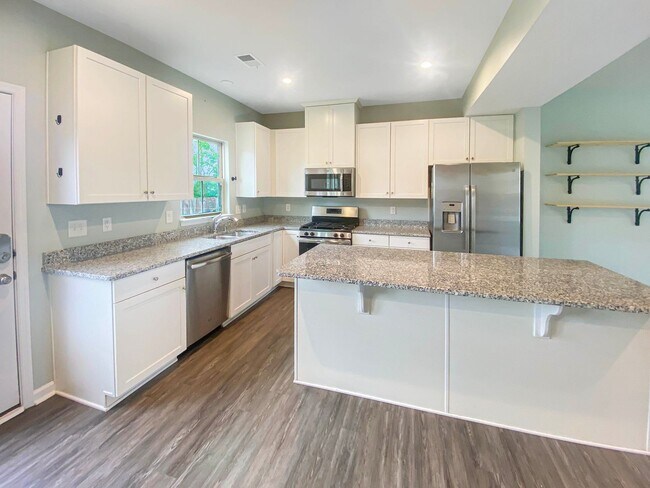 Foto del edificio - Modern 3-Bedroom in FoxCreek!