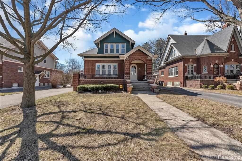 Primary Photo - 855 St Clair Ave