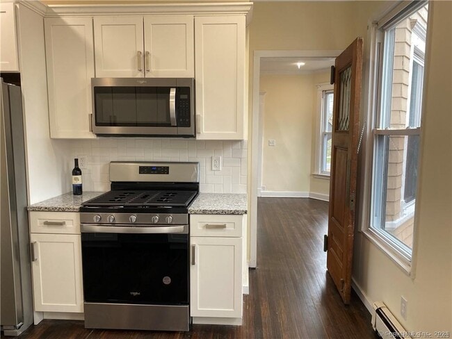 Building Photo - 71 Fountain St