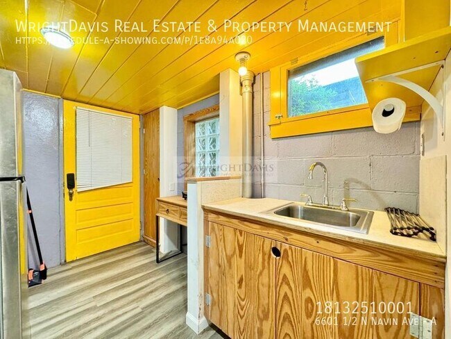 Foto del edificio - 6601 1/2 N Navin Ave-A