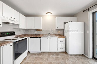 Building Photo - 2605 E Upriver Dr