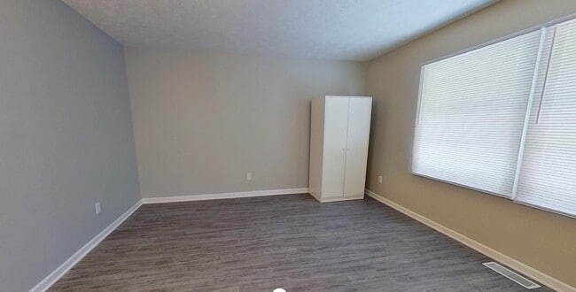 Foto del edificio - 3712 Oil Creek Dr
