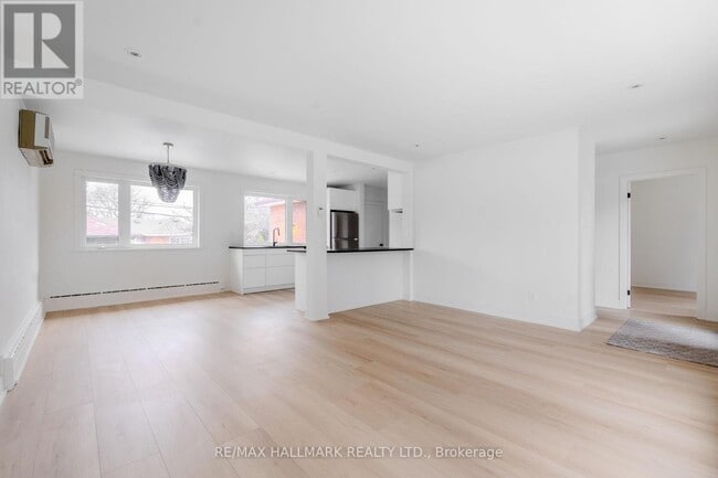 Building Photo - 44 Robertsfield Crescent