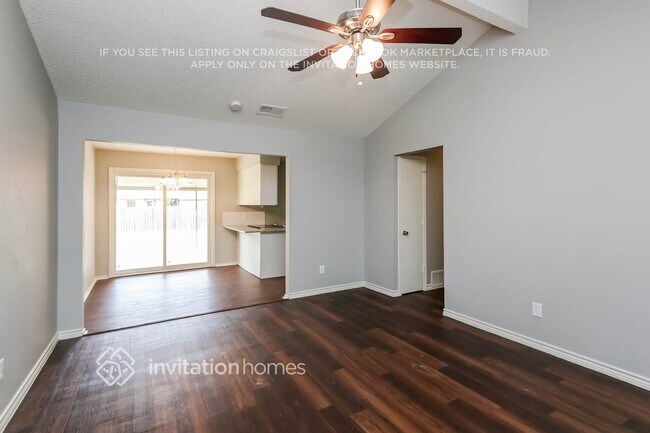 Building Photo - 627 Plainview Dr