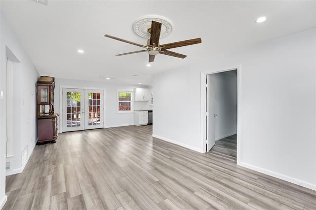 Building Photo - 4226 Fernwood Dr