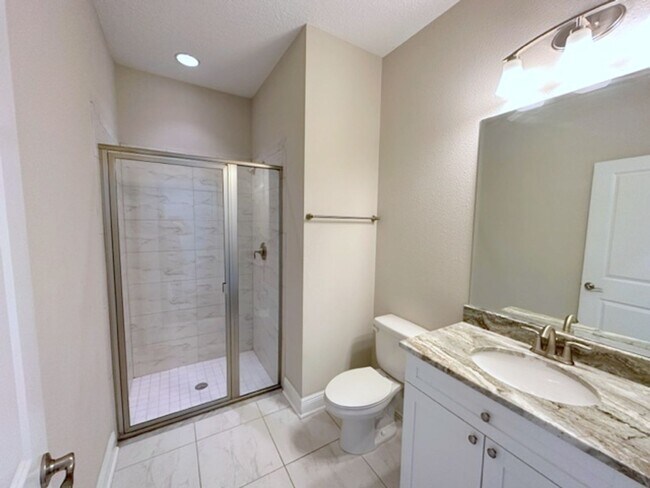 Foto del edificio - Great South Tampa 4BR/3BA townhome with 2 ...
