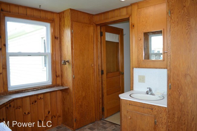 Foto del edificio - 3 br, 1 bath House - 6170 Rushville Rd.