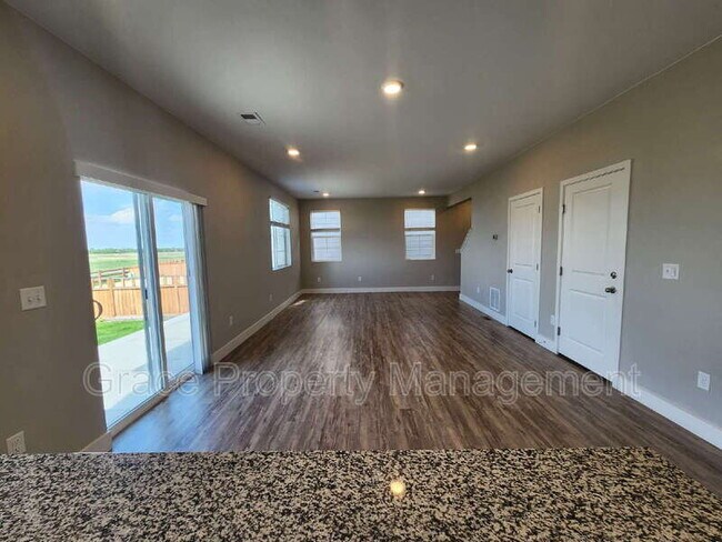 Building Photo - 6259 Bauer Wy