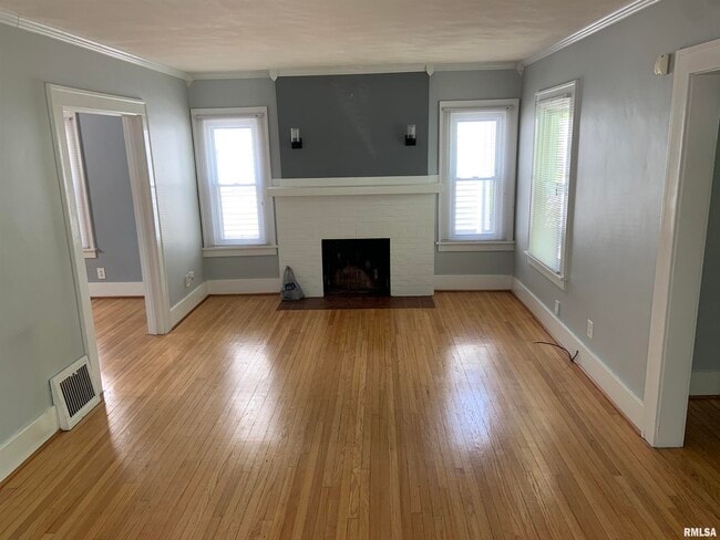 Building Photo - 2505 S Lowell Ave