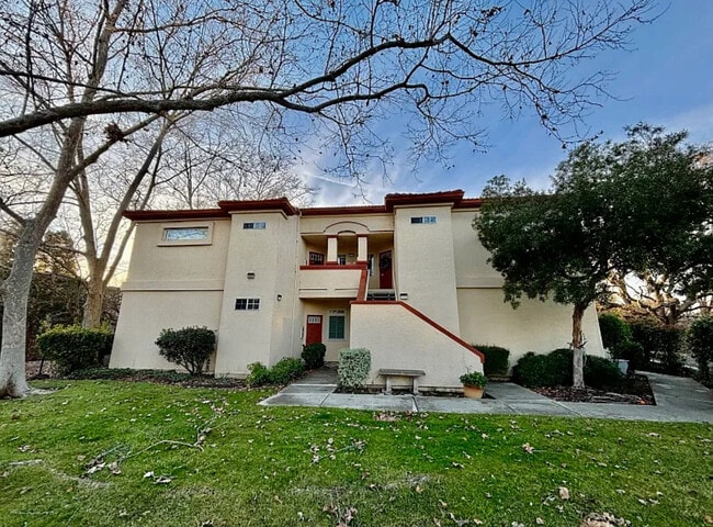 Building Photo - 6901 Stagecoach Rd