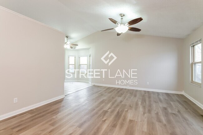 Building Photo - REDUCED!
