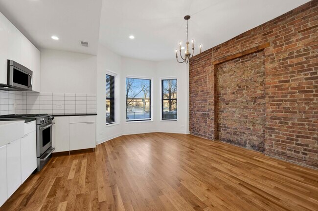 Foto del edificio - 4911 S Calumet Ave