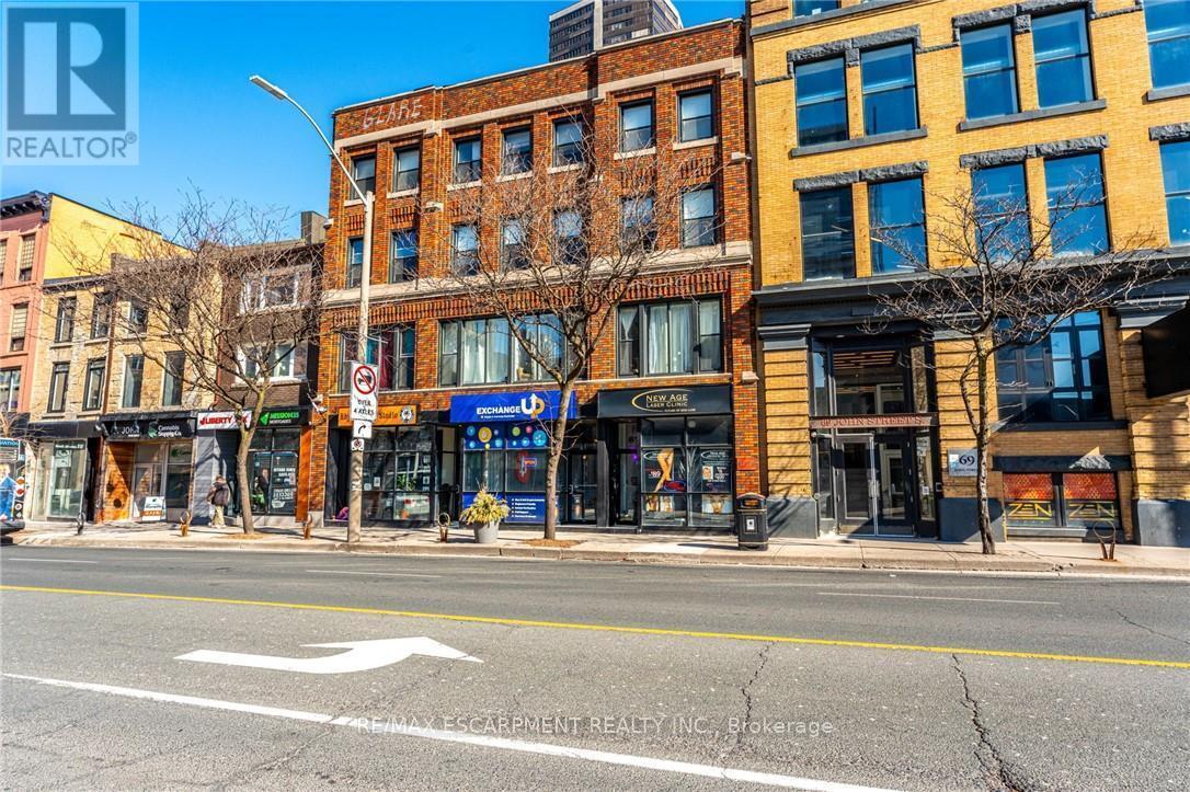 Photo principale - 63-263 John St S