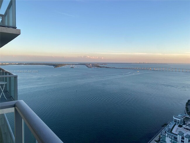 Foto del edificio - 1155 Brickell Bay Dr