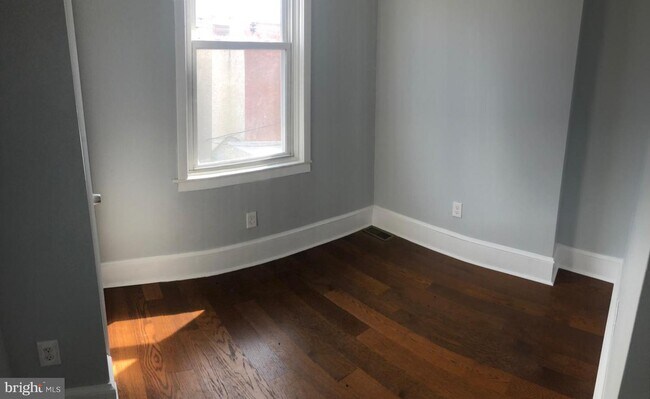 Building Photo - 130 W Wishart St