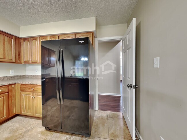 Foto del edificio - 401 Shady Hill Cir