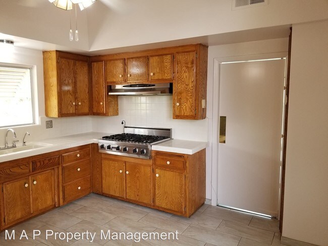 Building Photo - 4 br, 2.5 bath House - 6286 Southwind