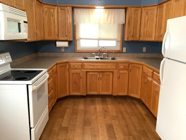 Building Photo - Single Family Home