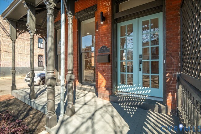 Foto del edificio - 316 W Clay St