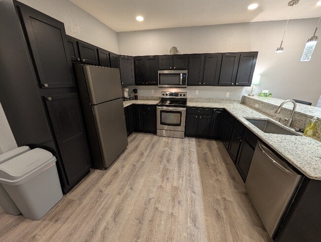 Building Photo - 118 Canadian St