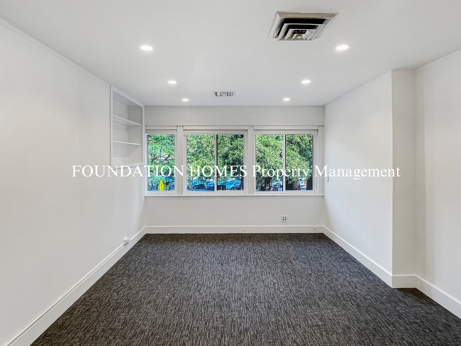 Building Photo - 22 Miller Ave