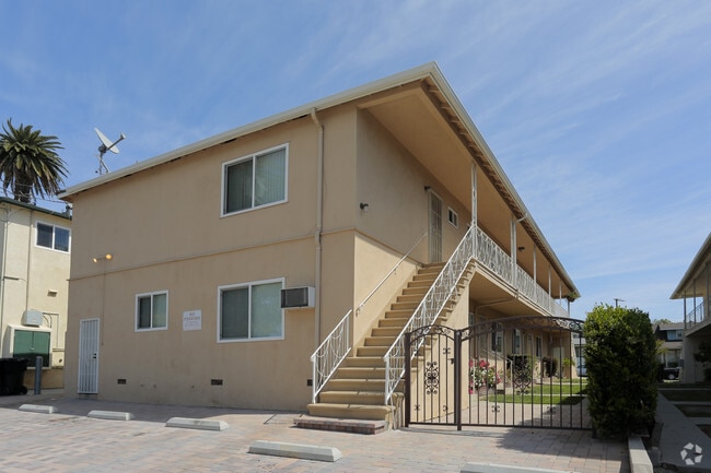 Building Photo - 6007 Milton Ave