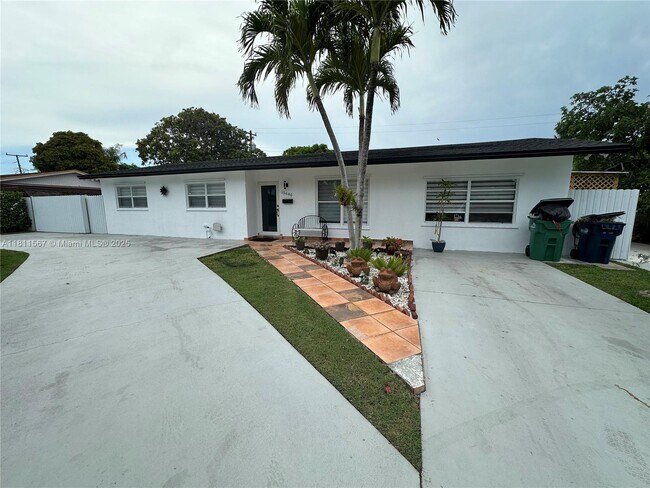 Foto del edificio - 15640 SW 102nd Pl