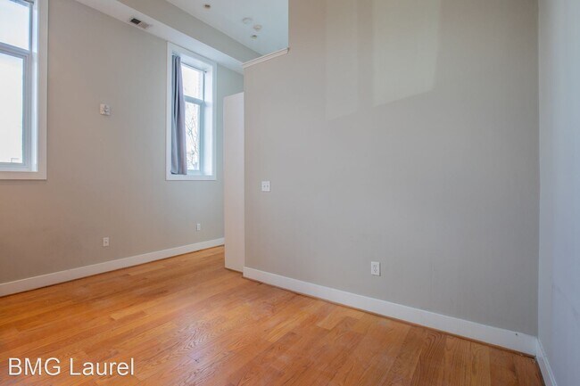 Building Photo - 1 br, 1 bath House - 1211 G St SE  (#5)