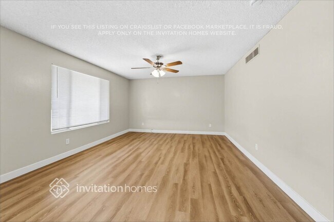Building Photo - 12042 N 28th Pl