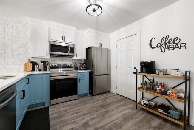 Building Photo - 902 Durham Pl