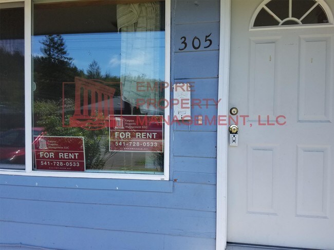Building Photo - 305 W 29th Ave