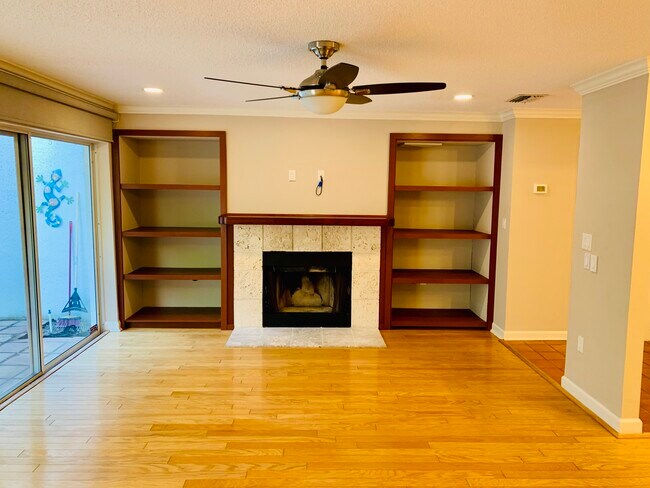 Foto del edificio - 2939 W Knights Ave
