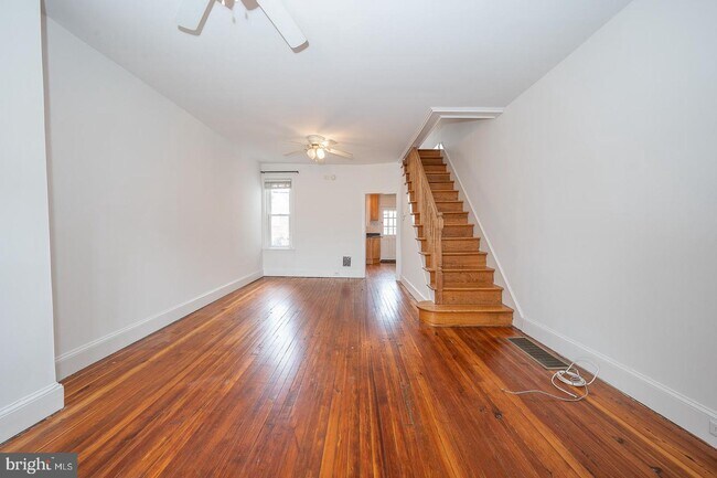 Building Photo - 224 Pensdale St