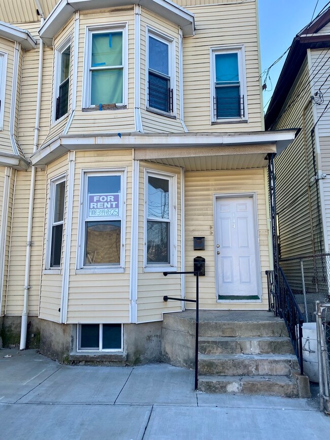 Photo - 114 Marshall St Apartment